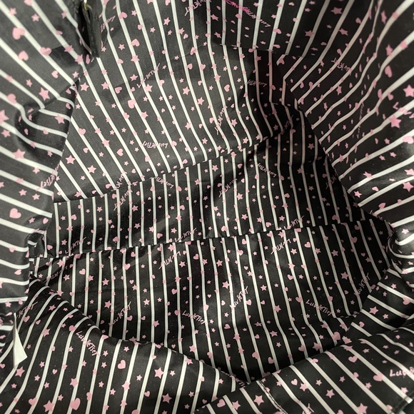 Betsey Johnson Roses Overnighter and Wristlet - Picture 6 of 7